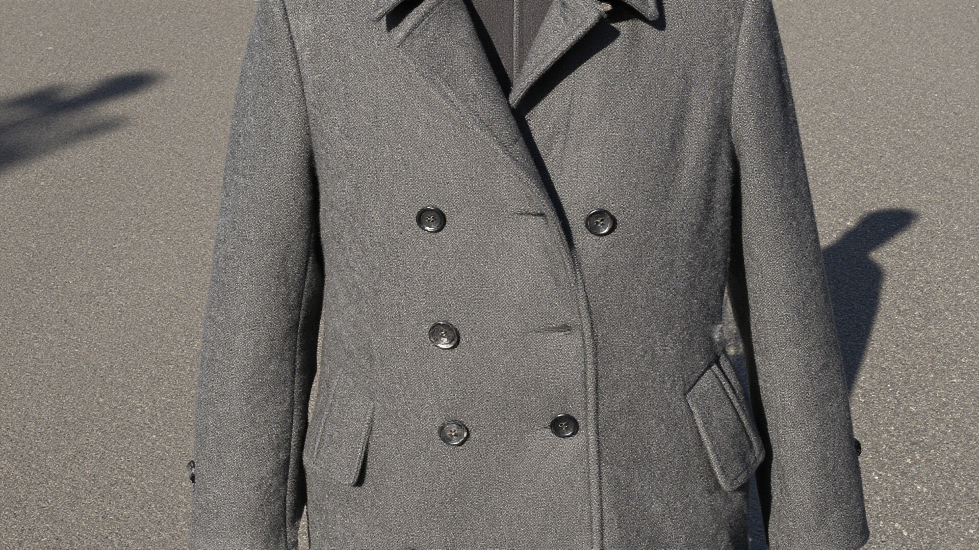 Uniform Controversy: US Agent's Coat Sparks Fascist Echoes in German Media