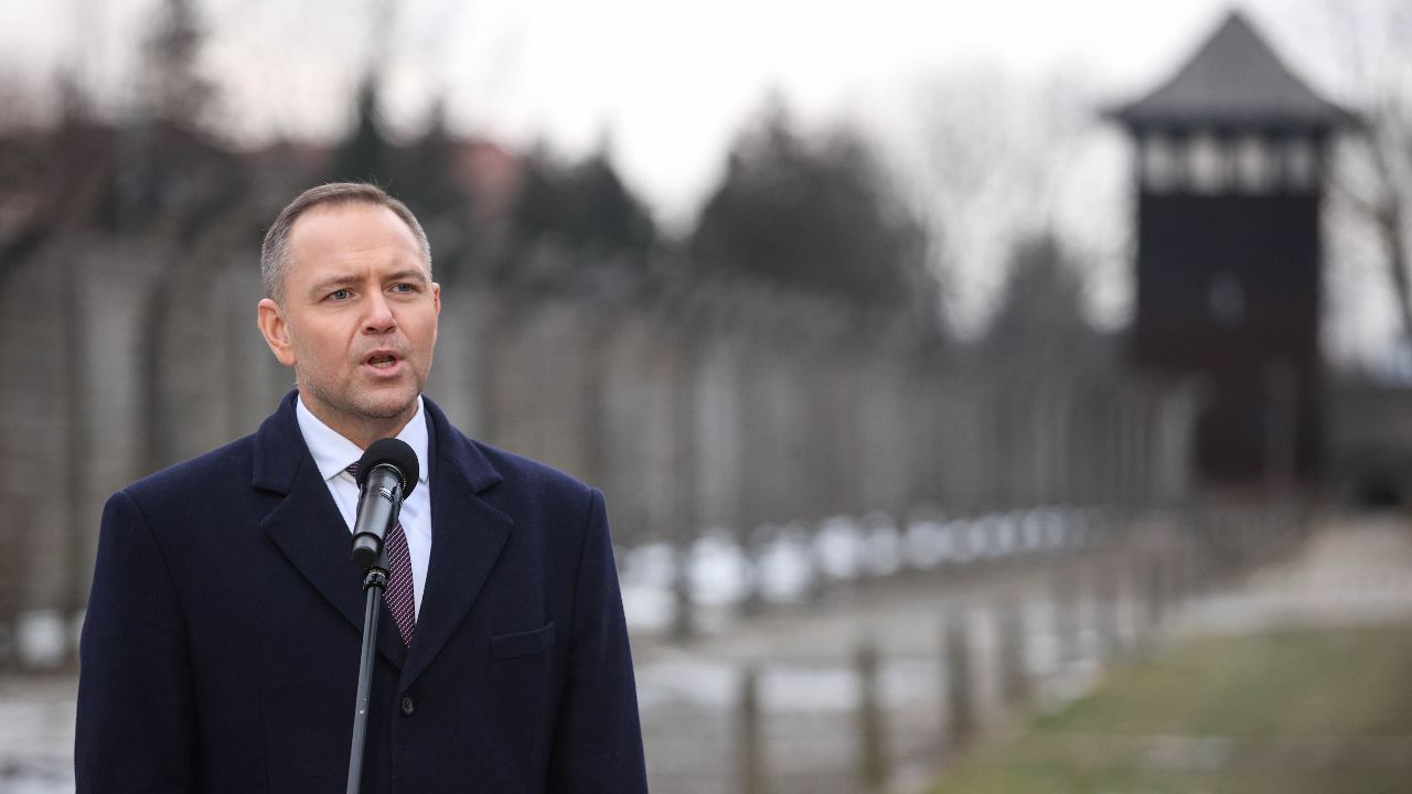 Polish President Links Western Inaction to Auschwitz Tragedy