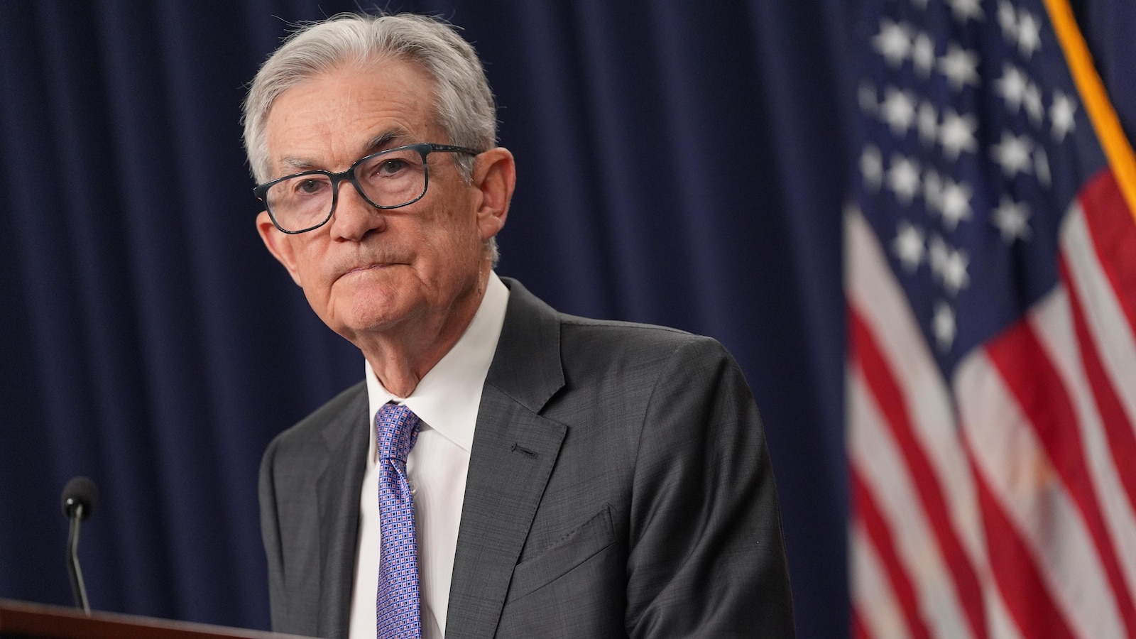 Fed Stays Course on Rates Amid Economic Resilience and Heightened Political Tension