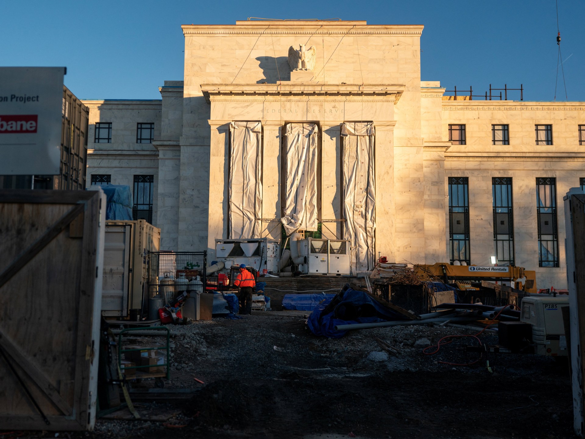 La Fed mantiene las tasas de interés en 3,5%-3,75% en medio de presiones políticas