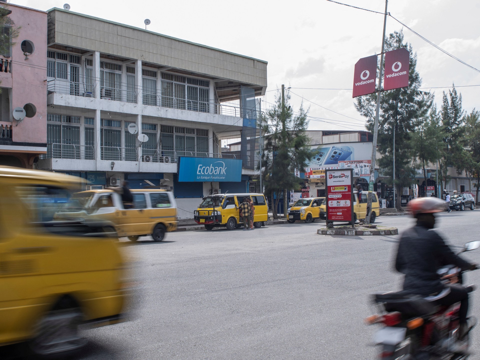One Year After M23 Seizure, Goma's Economy Stifled by Banking Blackout Amid Political Blame Game