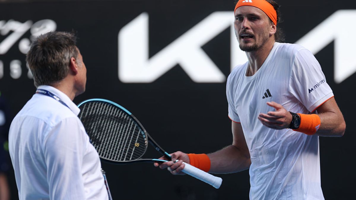 Zverev Protests Medical Timeout After Loss to Alcaraz in Record Australian Open Semifinal