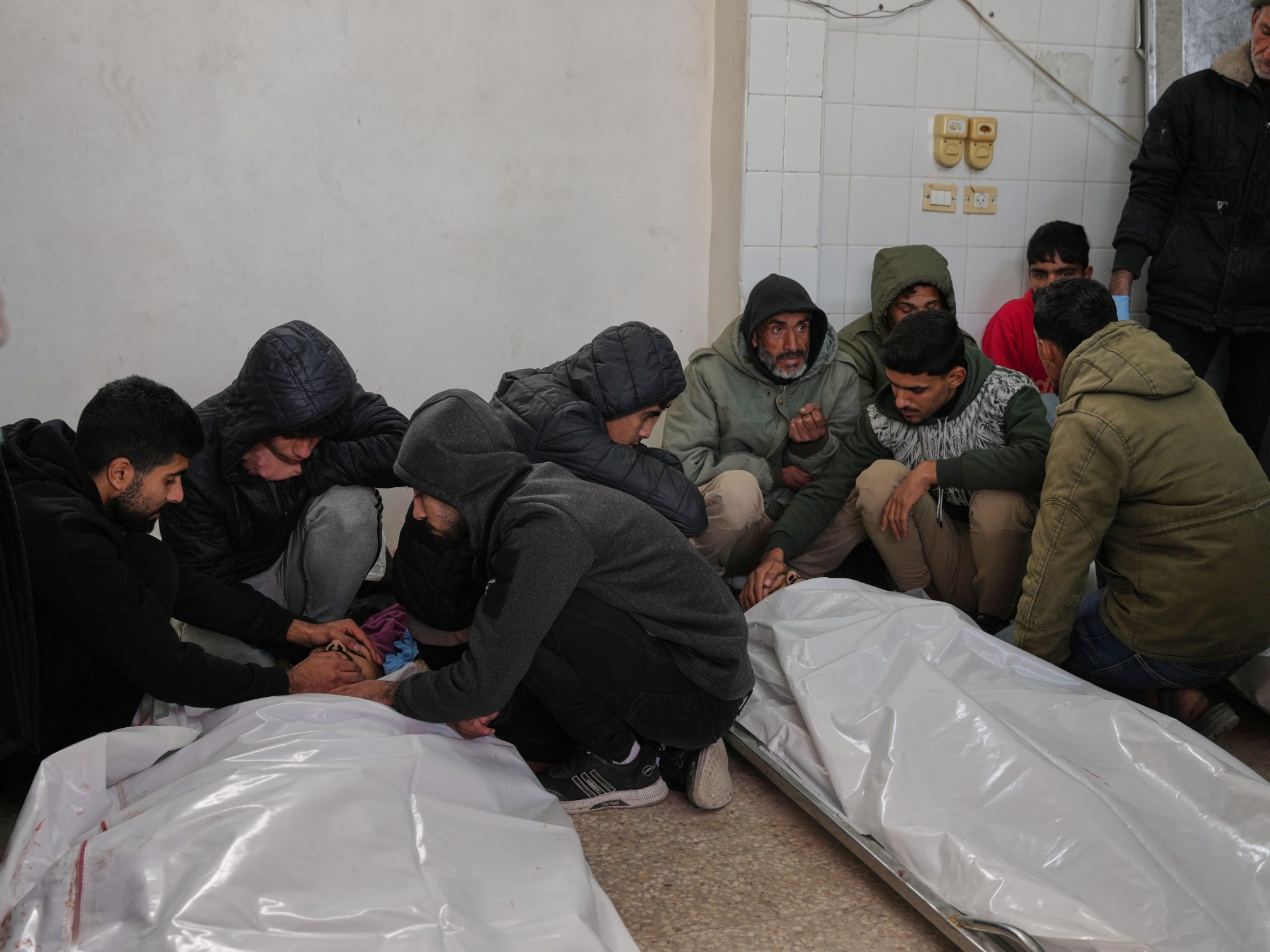 Israeli Strikes Continue in Gaza Despite Ceasefire, Killing Five