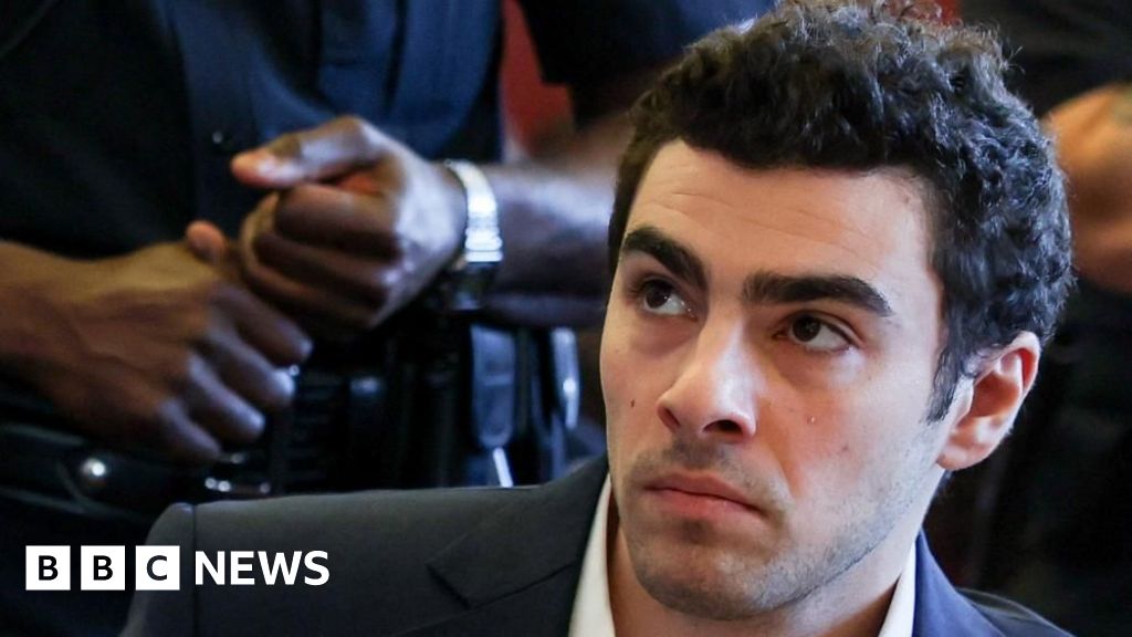 Judge Bars Death Penalty for UnitedHealthcare CEO Murder Suspect Luigi Mangione