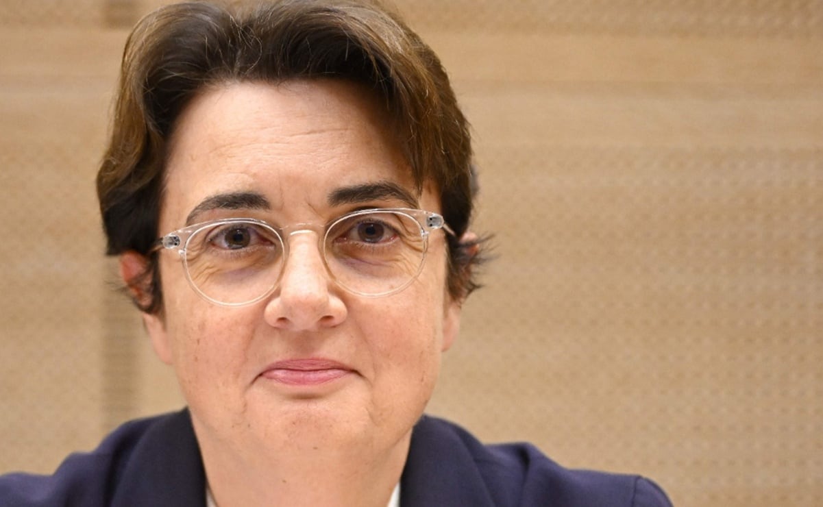 Dimite la presidenta del Louvre tras el robo de joyas y polémicas de seguridad