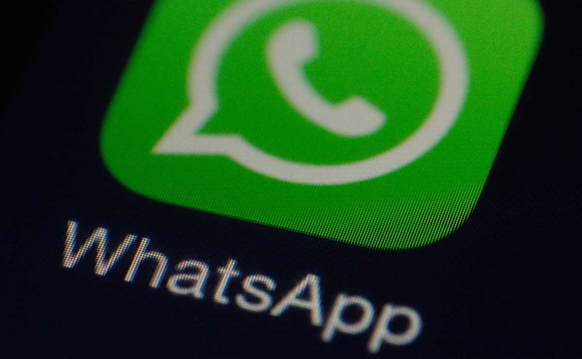 WhatsApp implementa stickers de texto para dinamizar la comunicación en México