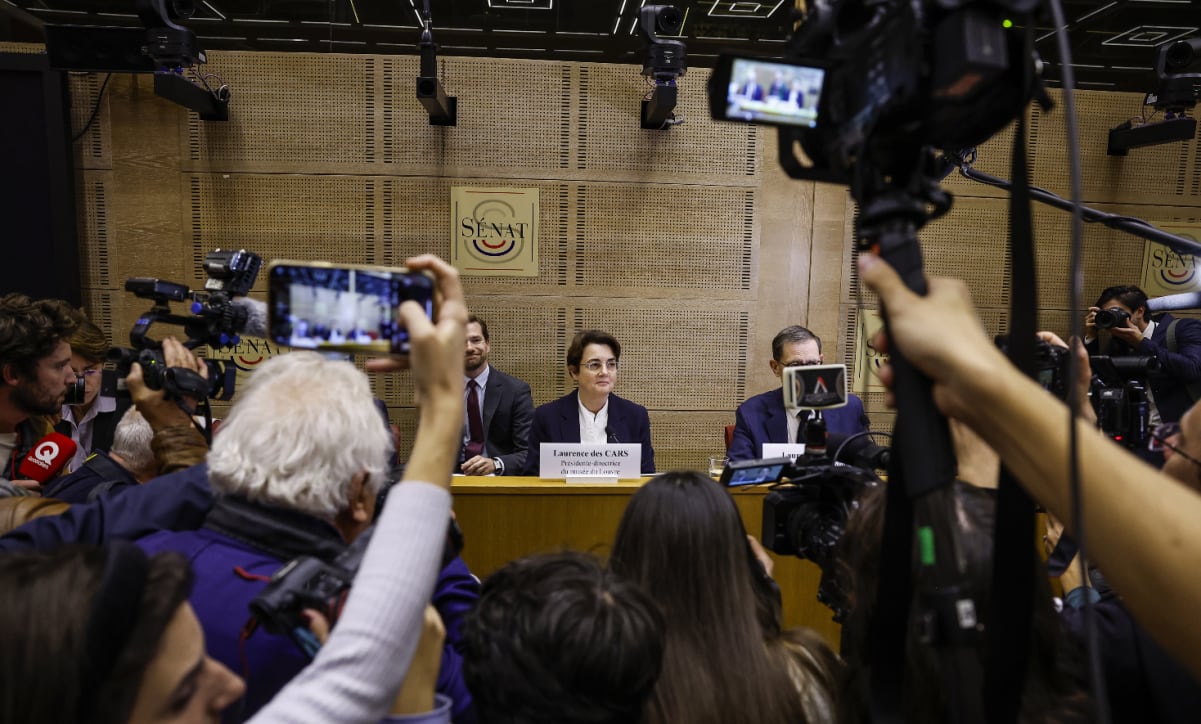 Dimite presidenta del Louvre tras una serie de crisis operativas y de seguridad