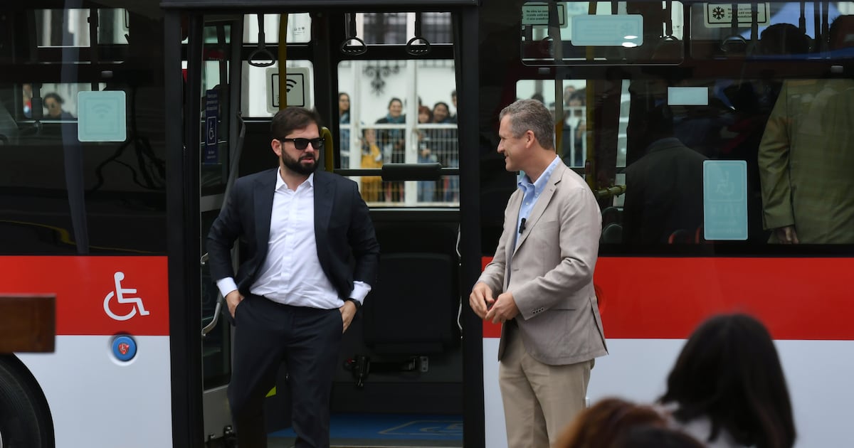 Ministro Muñoz confirmó a Boric aprobación y posterior anulación de concesión de cable submarino chino