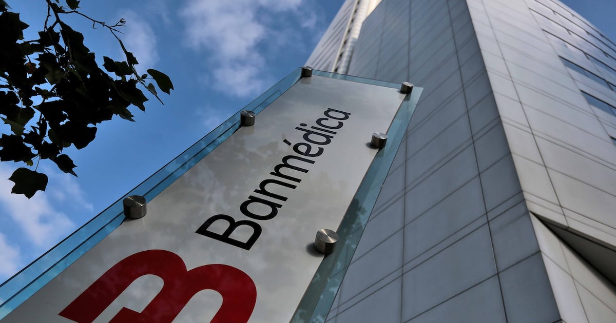 Isapre Banmédica demanda al Fisco por fallo que ordenó cubrir costoso tratamiento