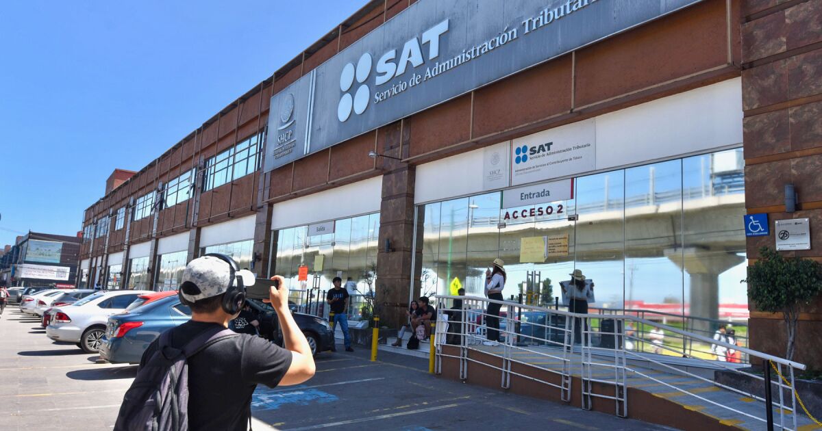 SAT puede multar a contribuyentes por errores no corregidos en facturas electrónicas