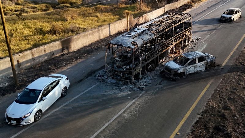 México evalúa el retorno a la normalidad tras disturbios por muerte de líder criminal