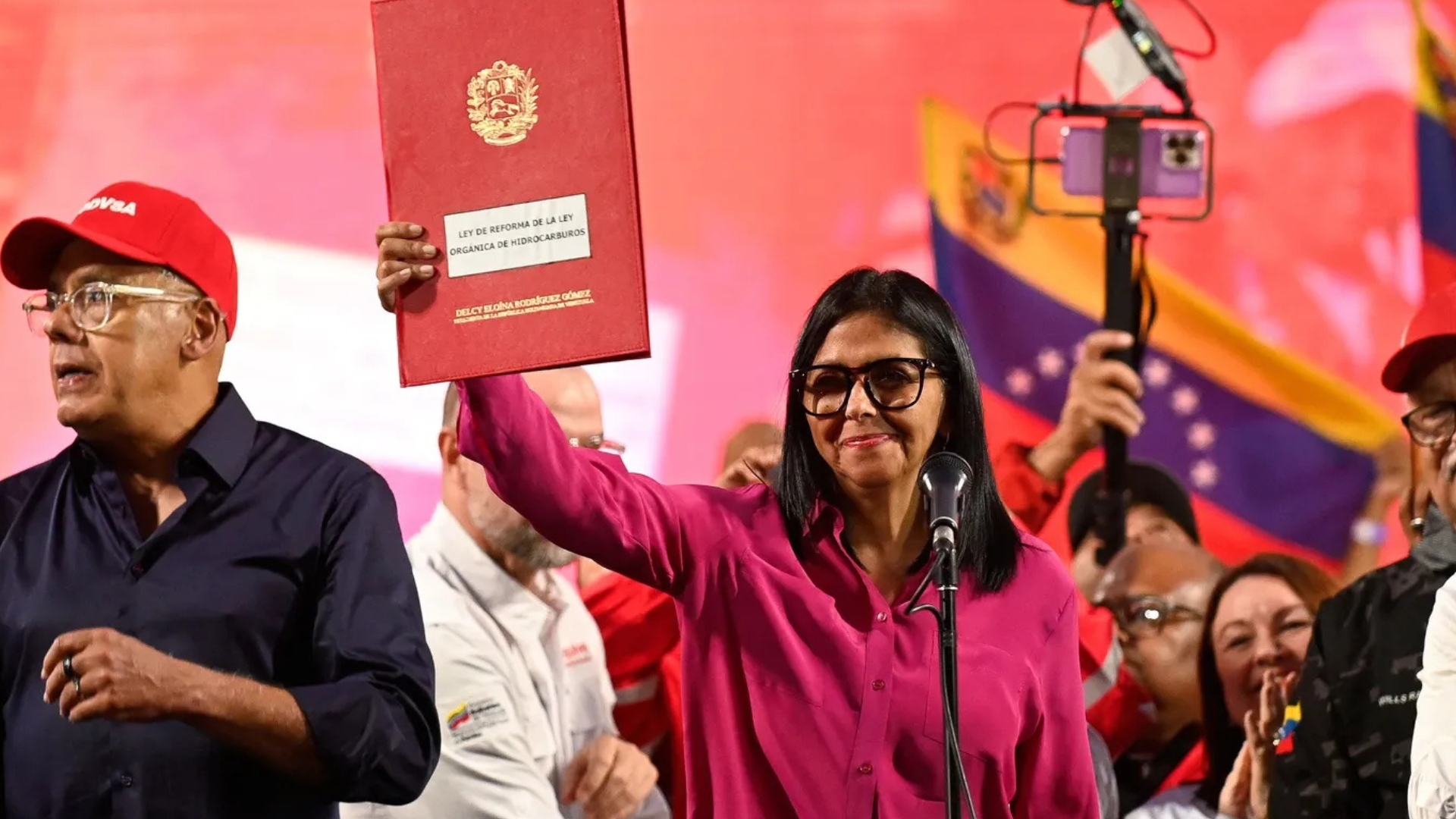 Venezuela Eases State Control Over Oil Sector Amid Calls for Private Investment