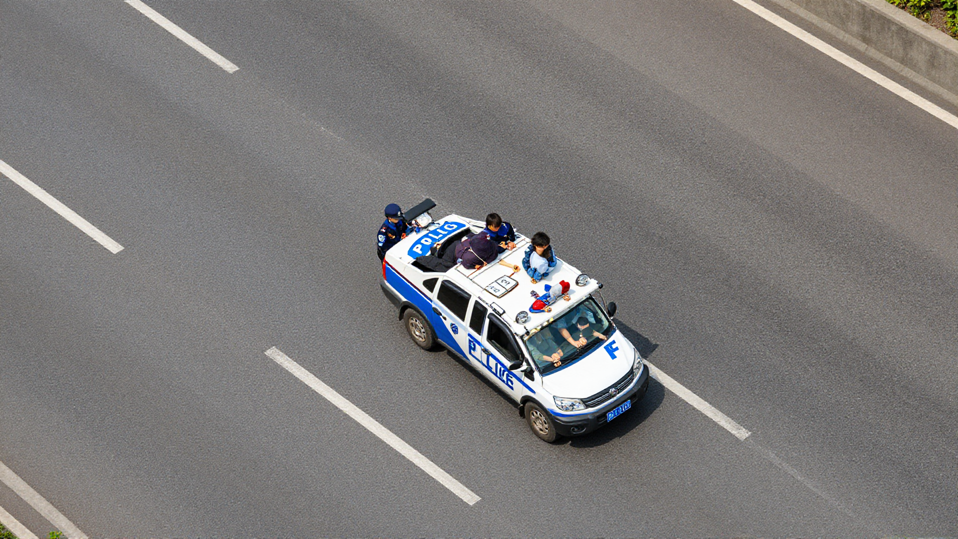 Reportan traslados de 13 detenidos de Tapalpa a Guadalajara por delitos graves