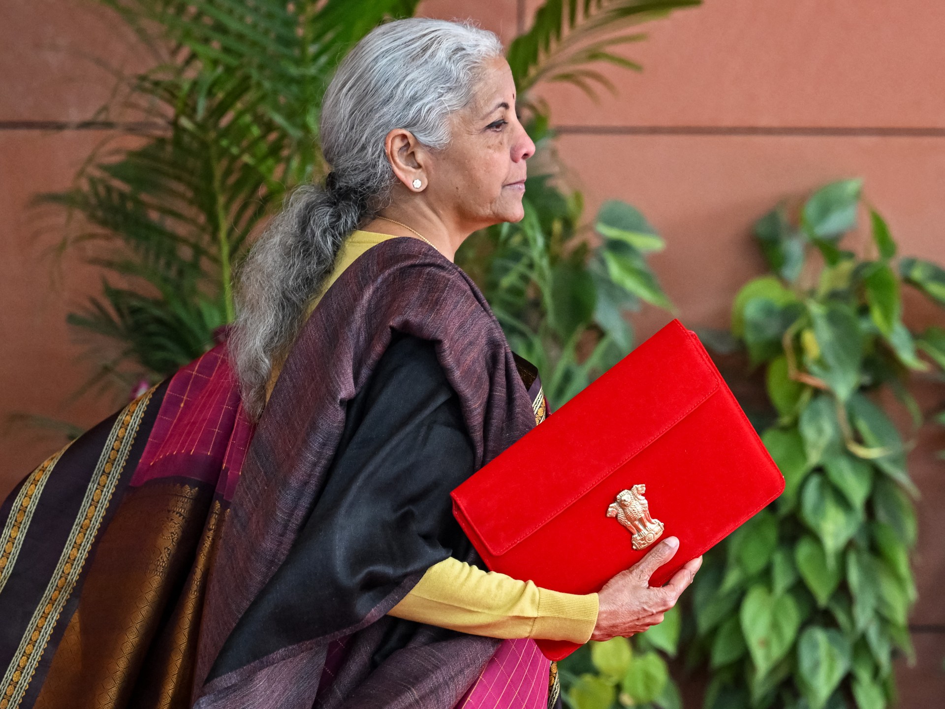 India Prioritizes Infrastructure Spending in 2026-2027 Budget Amid Trade Uncertainty