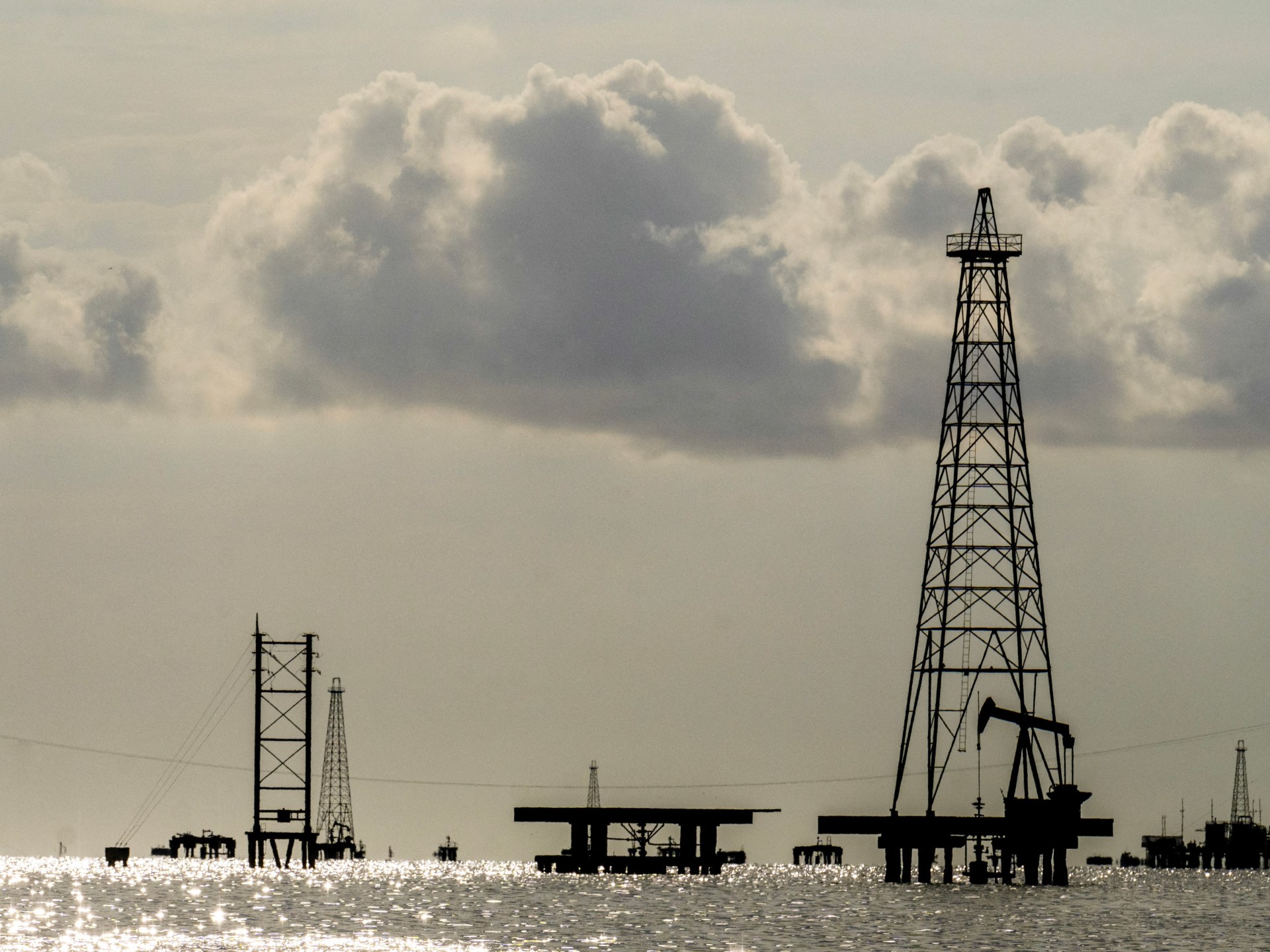 Trump Claims India Shifting Oil Purchases from Iran to Venezuela Post-Sanctions Easing