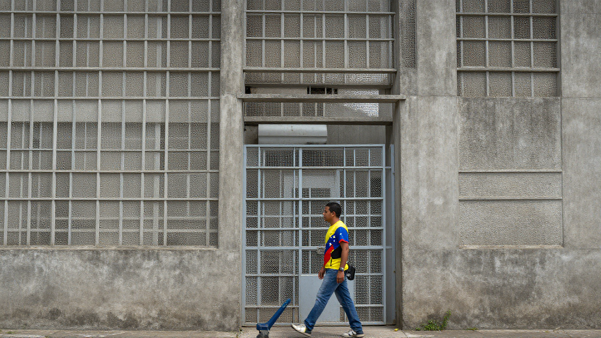 Venezuela Frees Rights Advocate Javier Tarazona Amid Amnesty Push