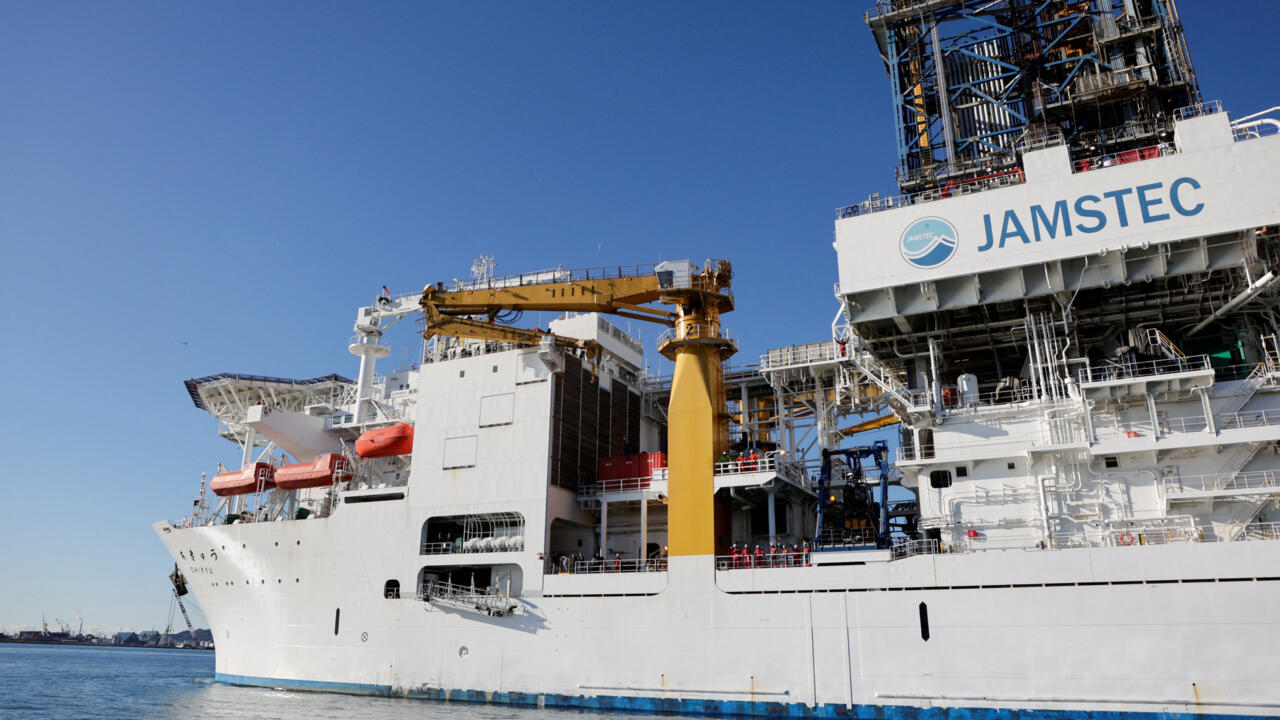 Japan Retrieves Deep-Sea Sediment in Test to Secure Rare Earth Supply