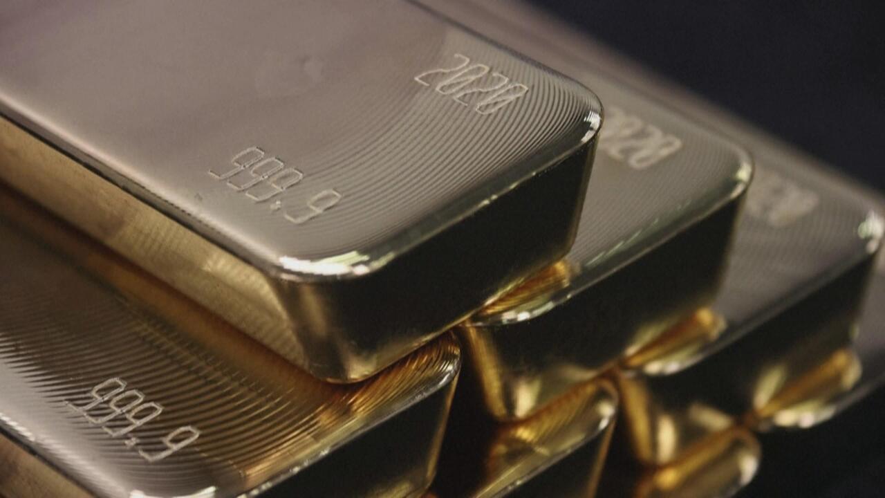 Precious Metals Retreat as Fed Leadership Speculation Dampens Safe-Haven Demand