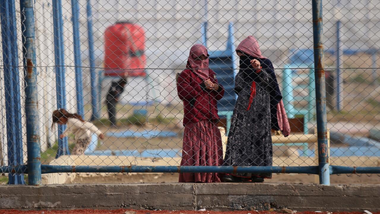 Iraq Initiates Legal Probe into 1,387 IS Detainees Transferred from Syrian Camps