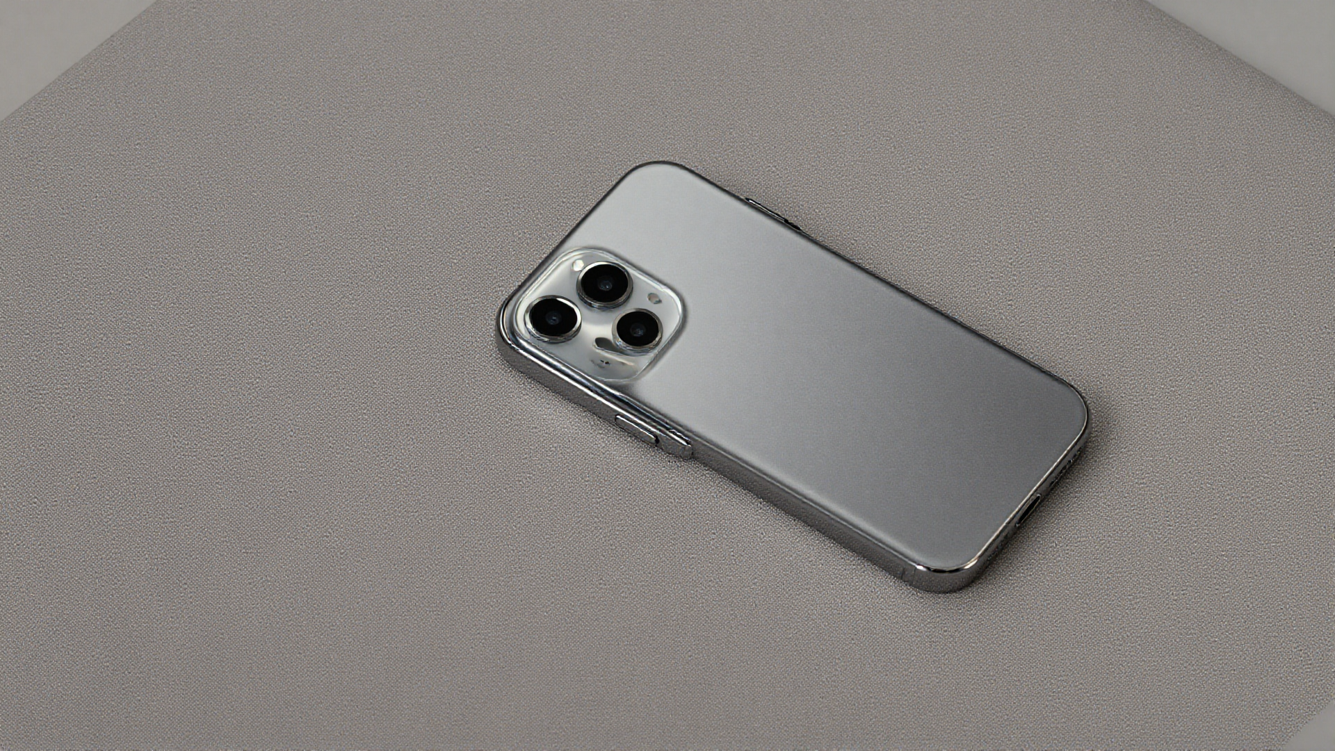 Apple Labs Testing Compact Clamshell Foldable iPhone Design