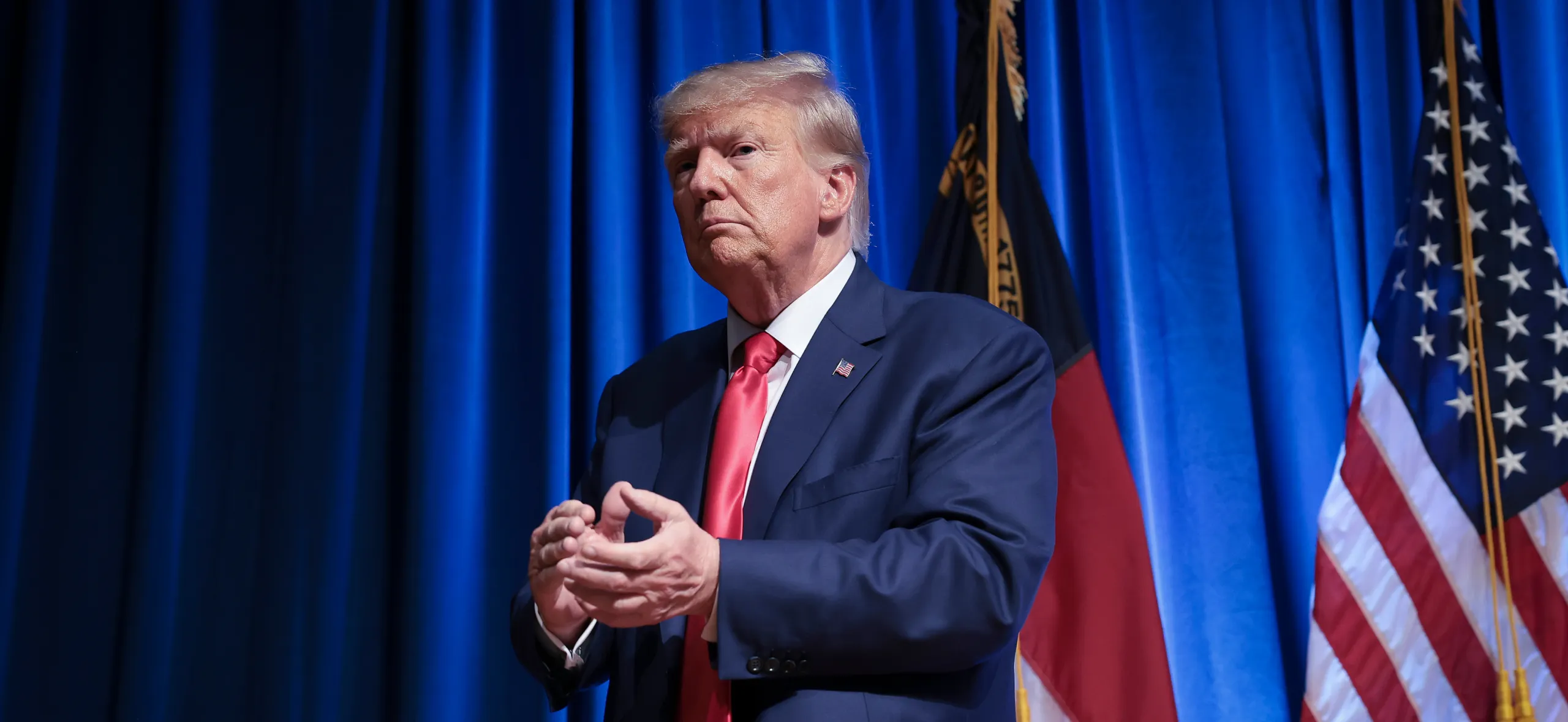 Trump Jokes About Acquiring Canada, Greenland at Elite Washington Dinner