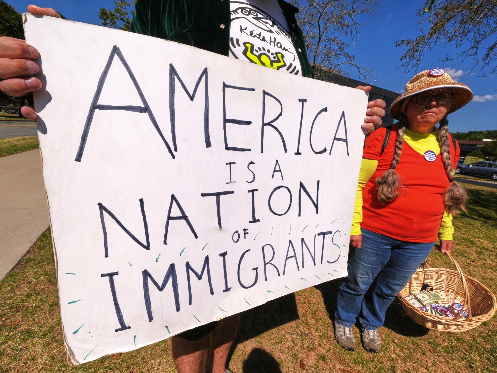 Demandan suspensión de visas a 75 países por política migratoria de Trump