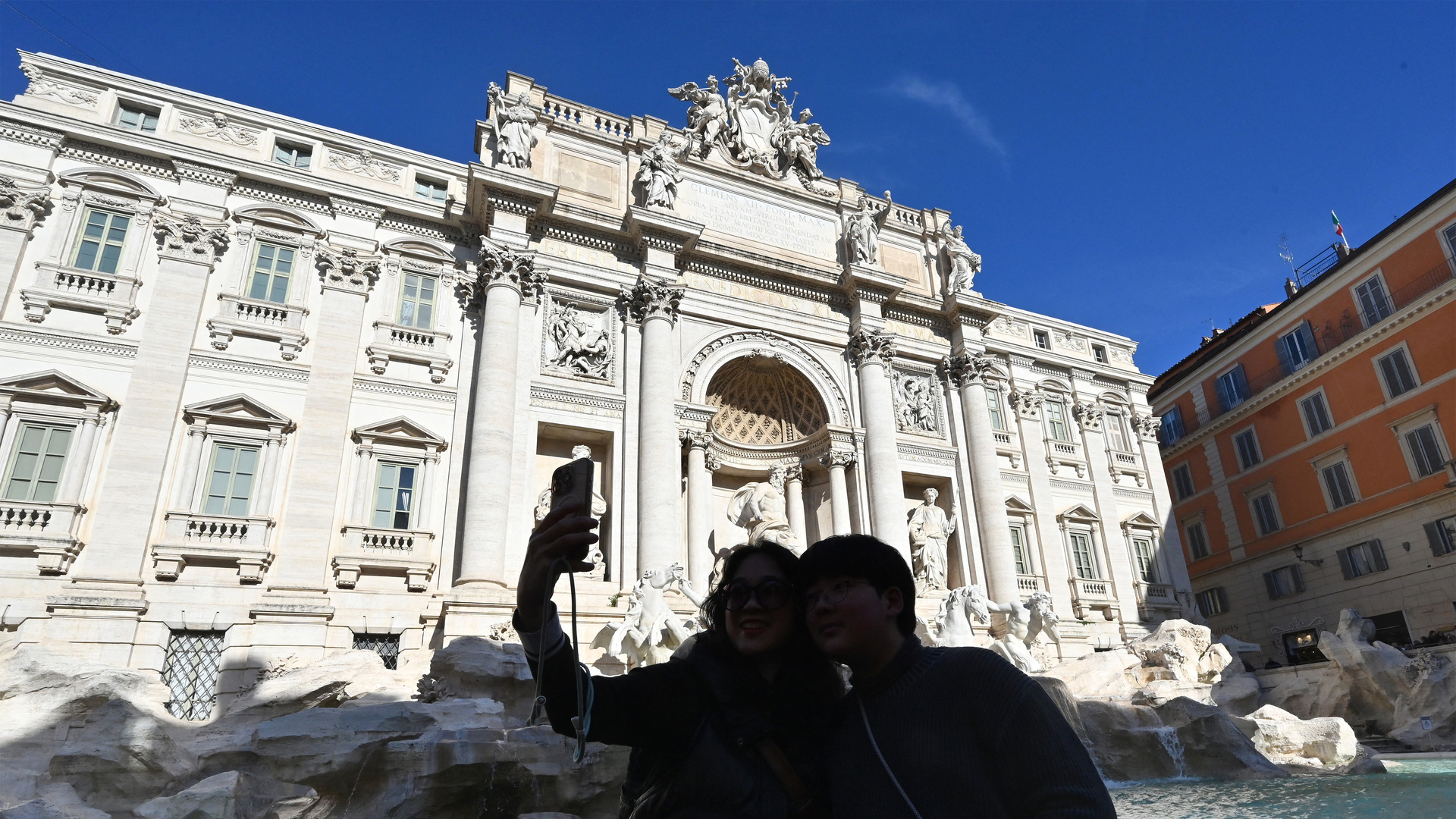 Rome Imposes €2 Fee for Access to Trevi Fountain Viewing Area