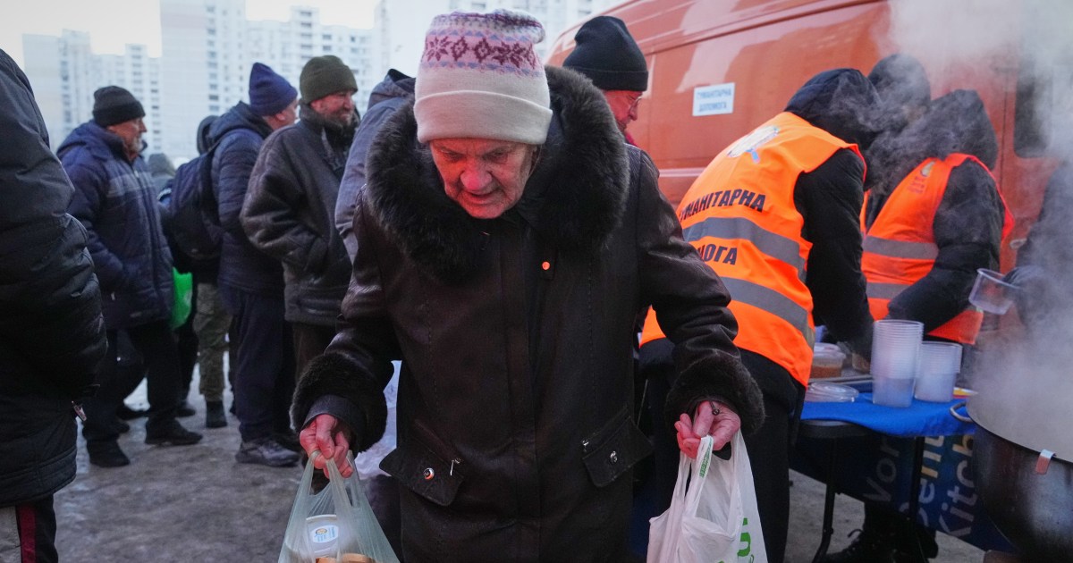 Kyiv Targeted by Missile Strikes as Russia-Ukraine Peace Talks Loom