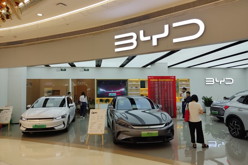 BYD Sales Plummet 41% in China as Electric Vehicle Market Weakens