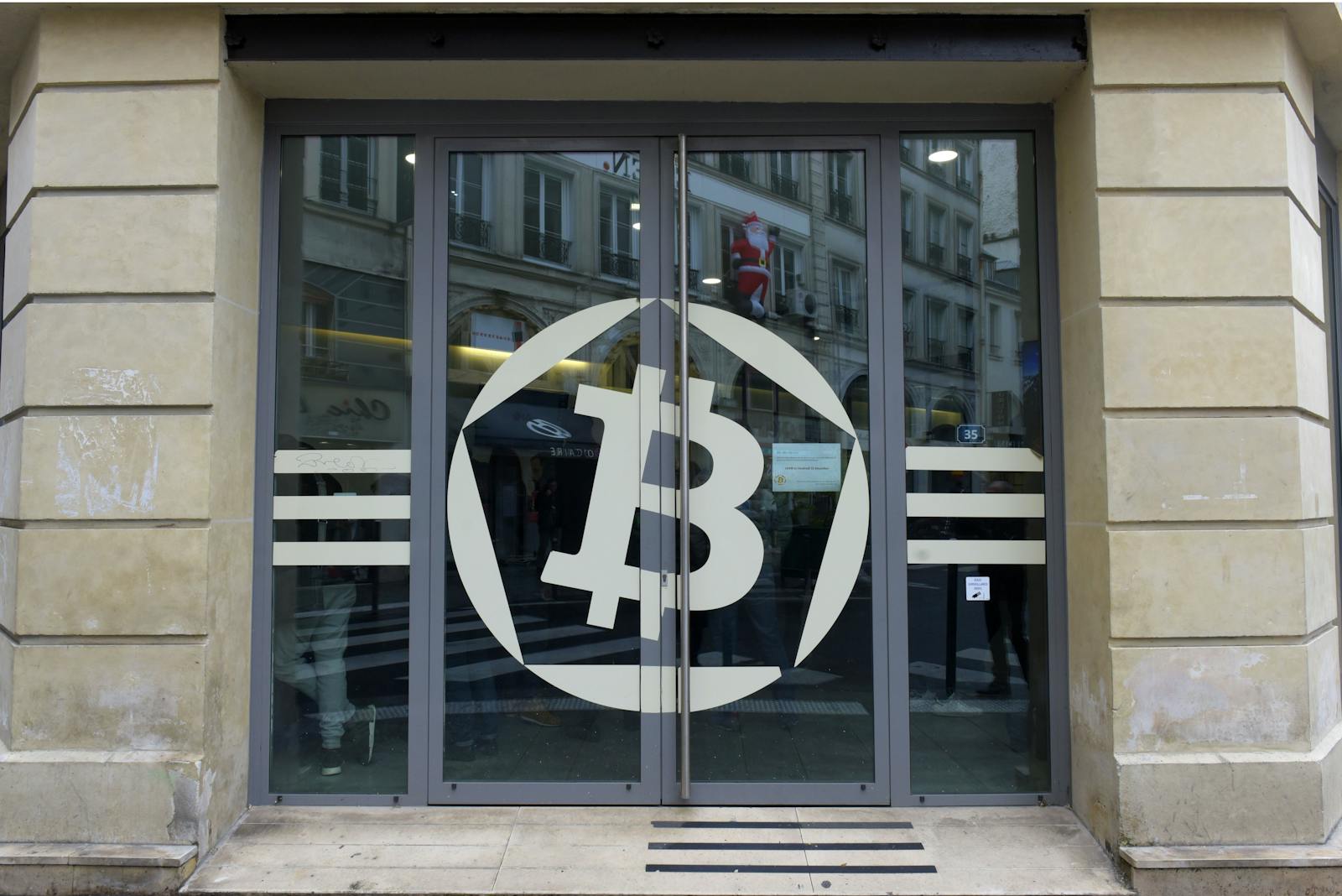 Bitcoin Approaches $74,000 as Crypto-Linked Equities Rally on Market Gains