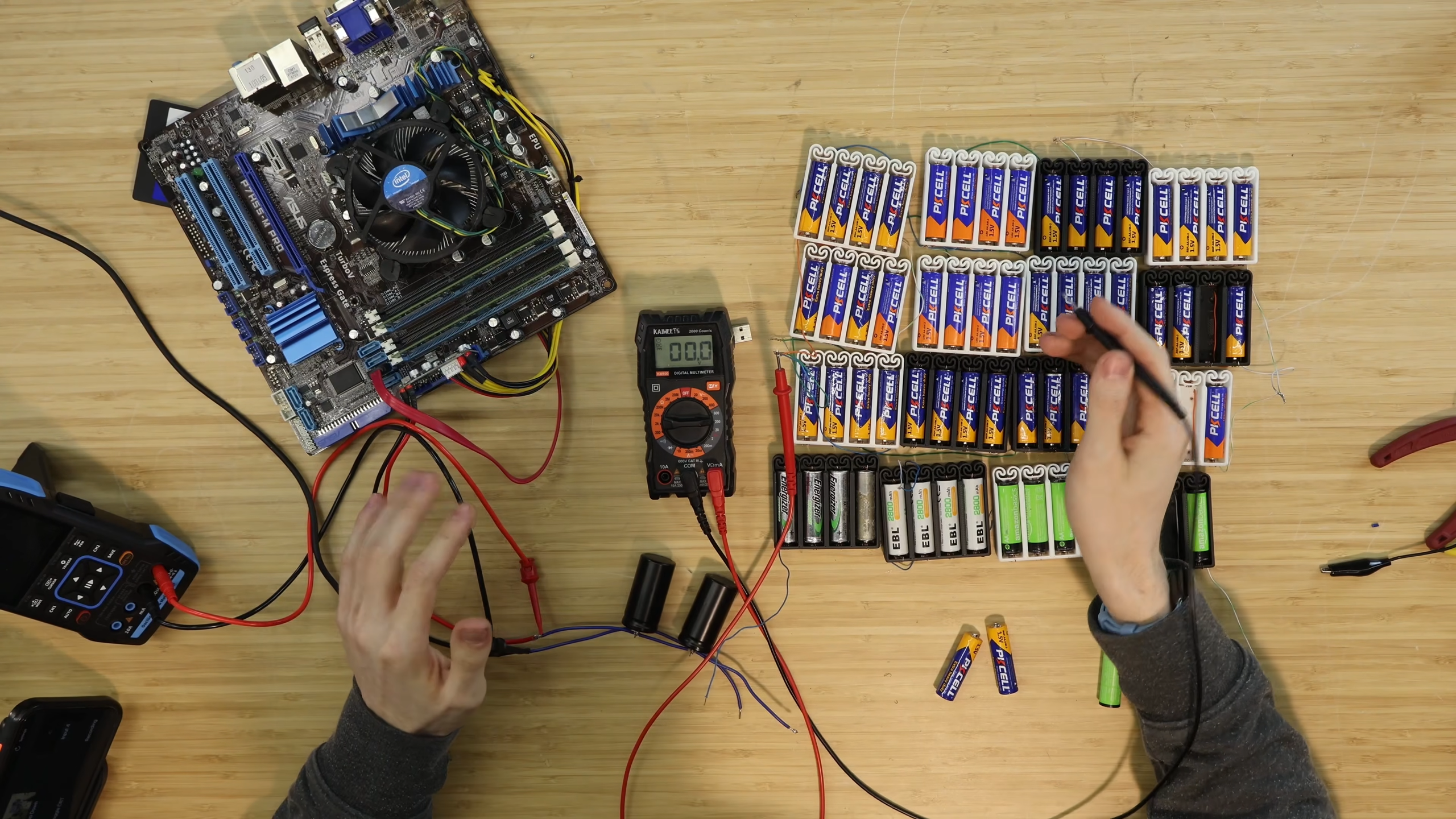 ScuffedBits Powers Gaming PC with 64 AA Batteries for 33 Minutes