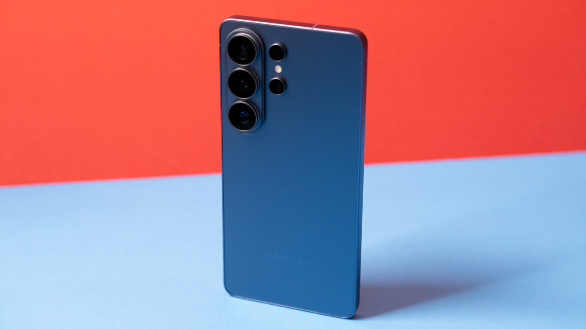 Samsung Galaxy S26 Ultra Review: High Price, Premium Build, and Camera Challenges