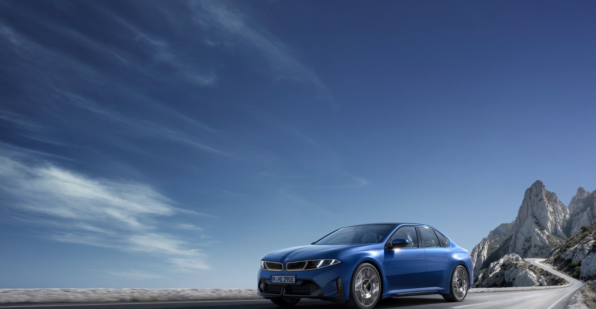 BMW Unveils New i3 Sedan with 440-Mile Range on Neue Klasse Platform