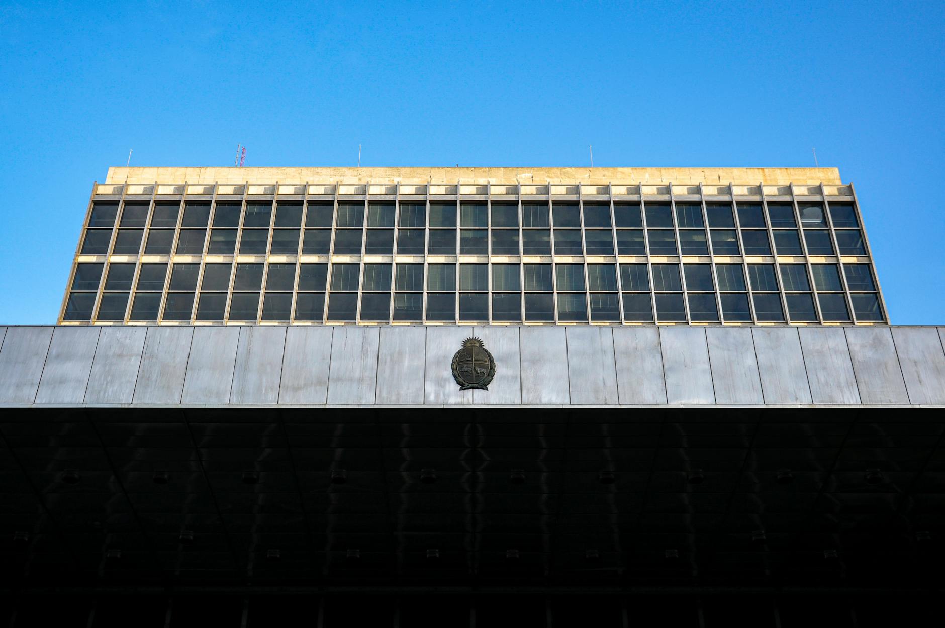 Gobierno de Kast impulsa seguridad y ajustes fiscales en medio de críticas sociales