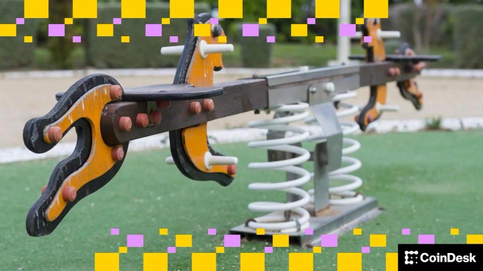 Bitcoin Consolidates Near $70,500 as Coinbase Launches Stock Futures Amid Market Caution