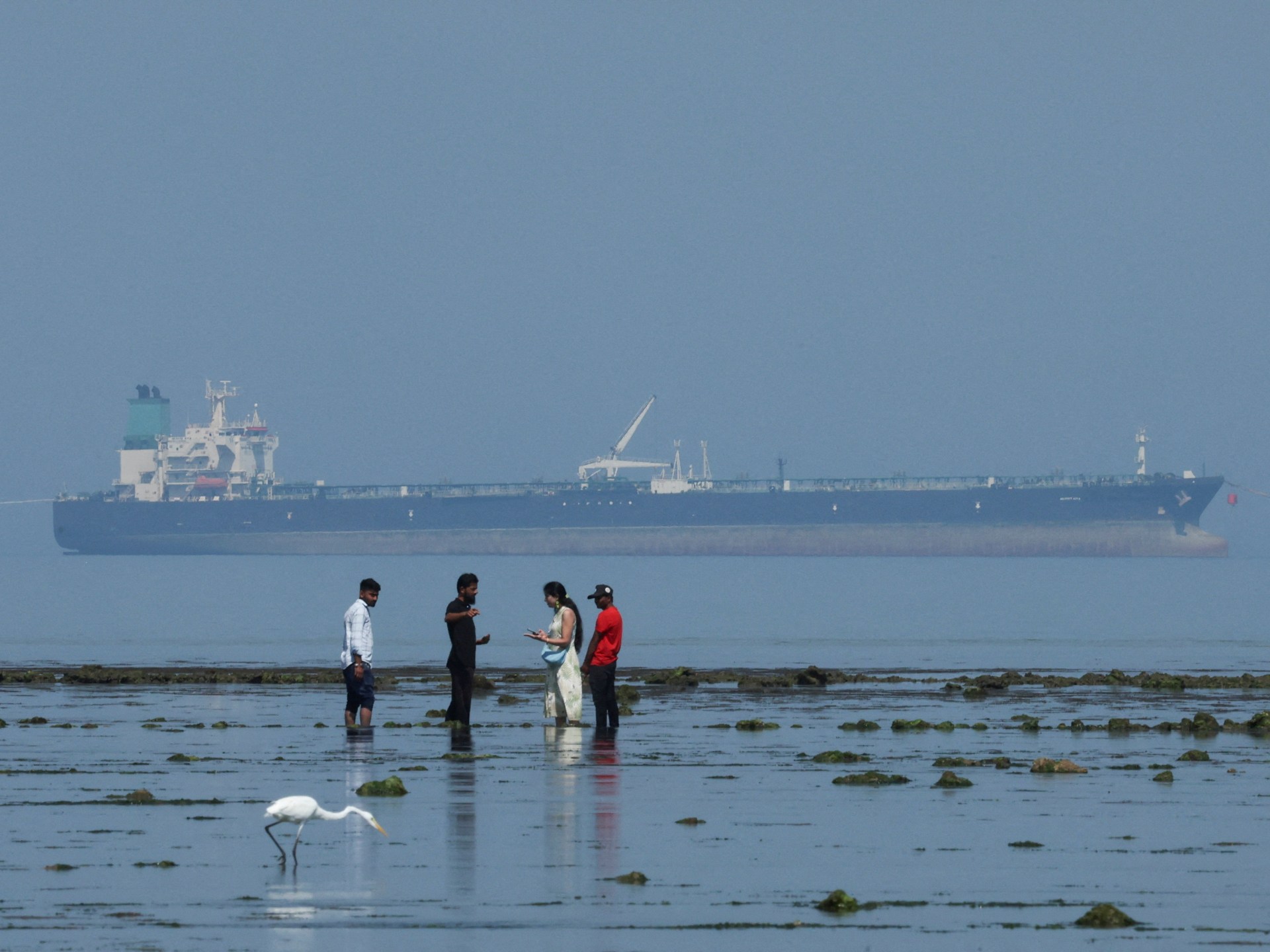 Russian Oil Sales Surge as US Waives Sanctions Amid Iran Strait Crisis