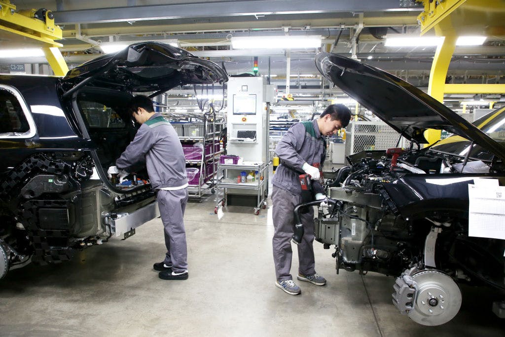 China EV Trio Nio Li Auto XPeng Achieve Profitability Amid Market Shifts