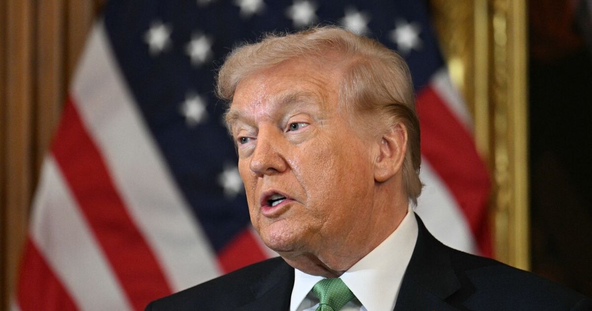 Trump Threatens Iran Energy Plants Over Ormuz Strait Blockade