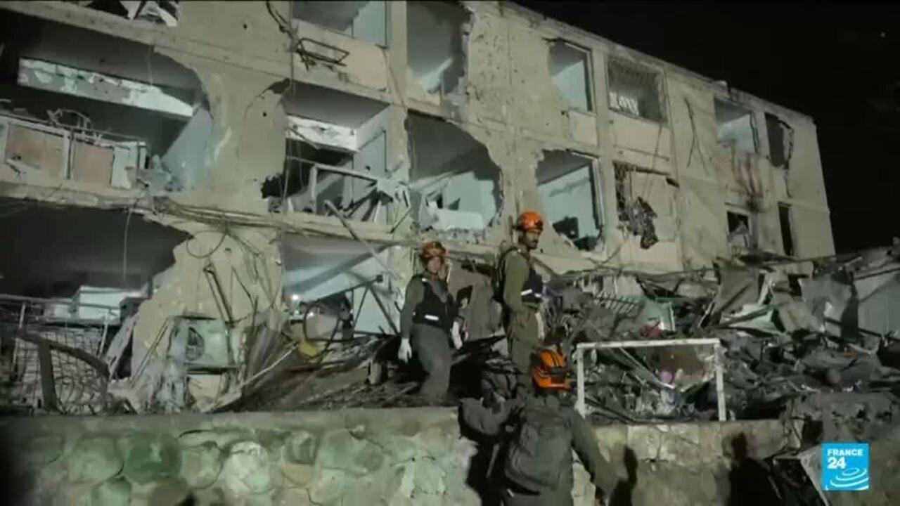 Iranian Missile Strikes Injure Over 100 in Southern Israel