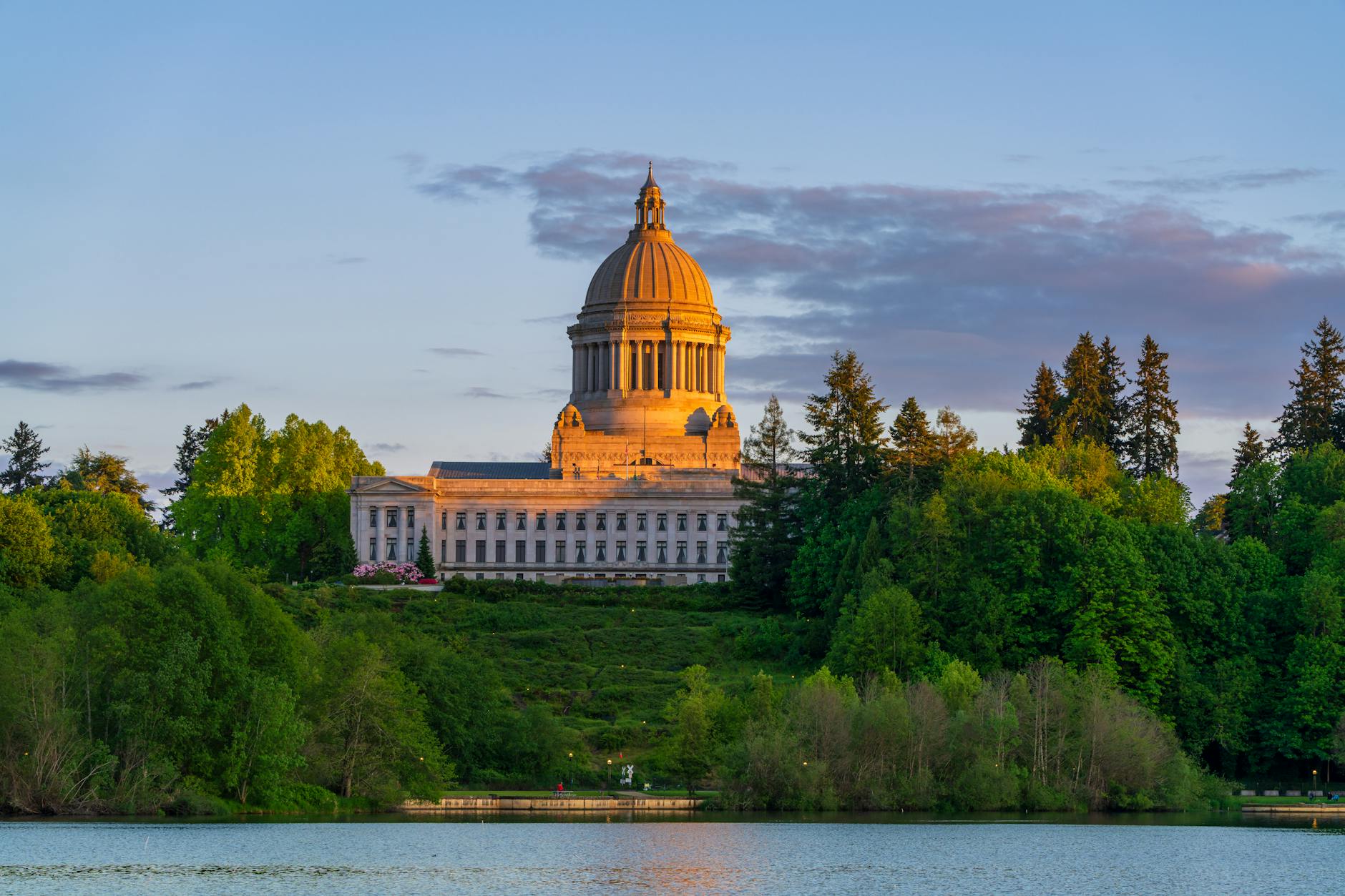 Trump exige a republicanos no negociar con demócratas hasta aprobar ley de identificación