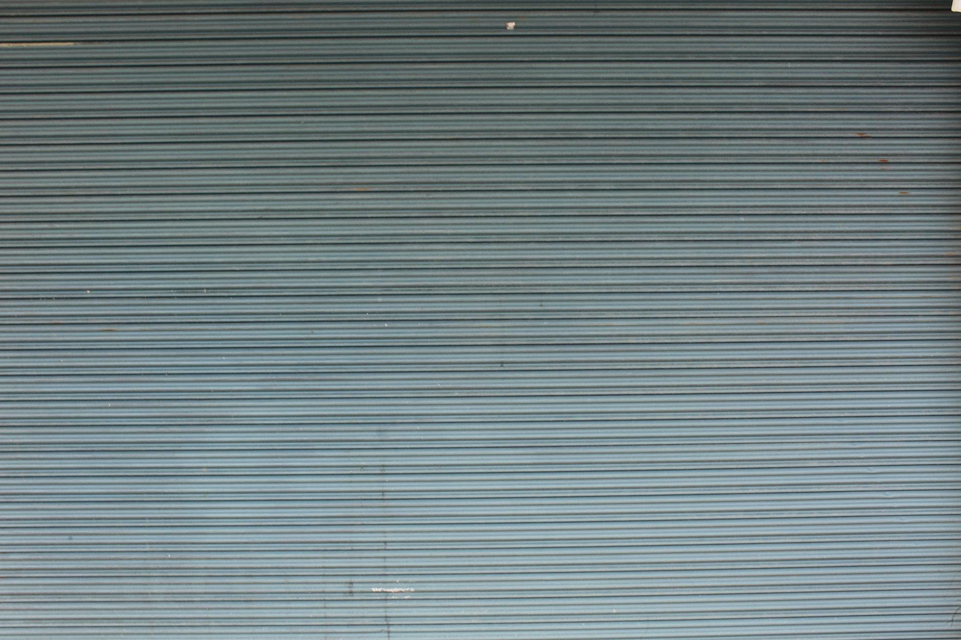 Robo con vehículo en perfumería de Providencia deja cuatro prófugos