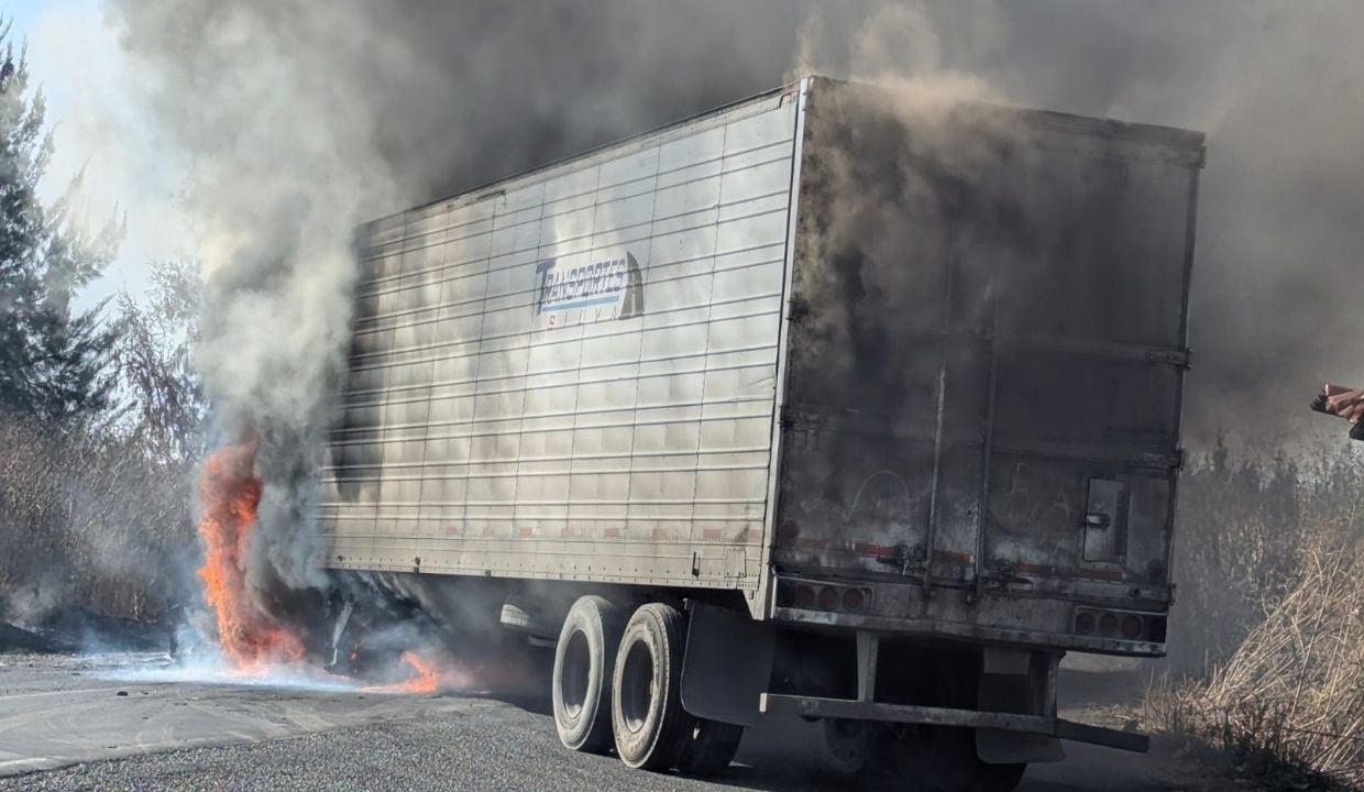 Juez libera a 11 policías en Michoacán vinculados a bloqueos del CJNG