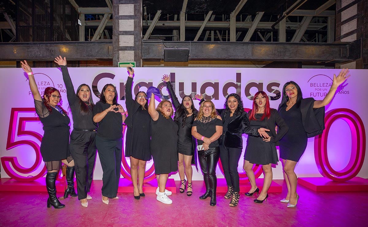 L’Oréal celebra 10 años de programa social en México con graduación de mil mujeres
