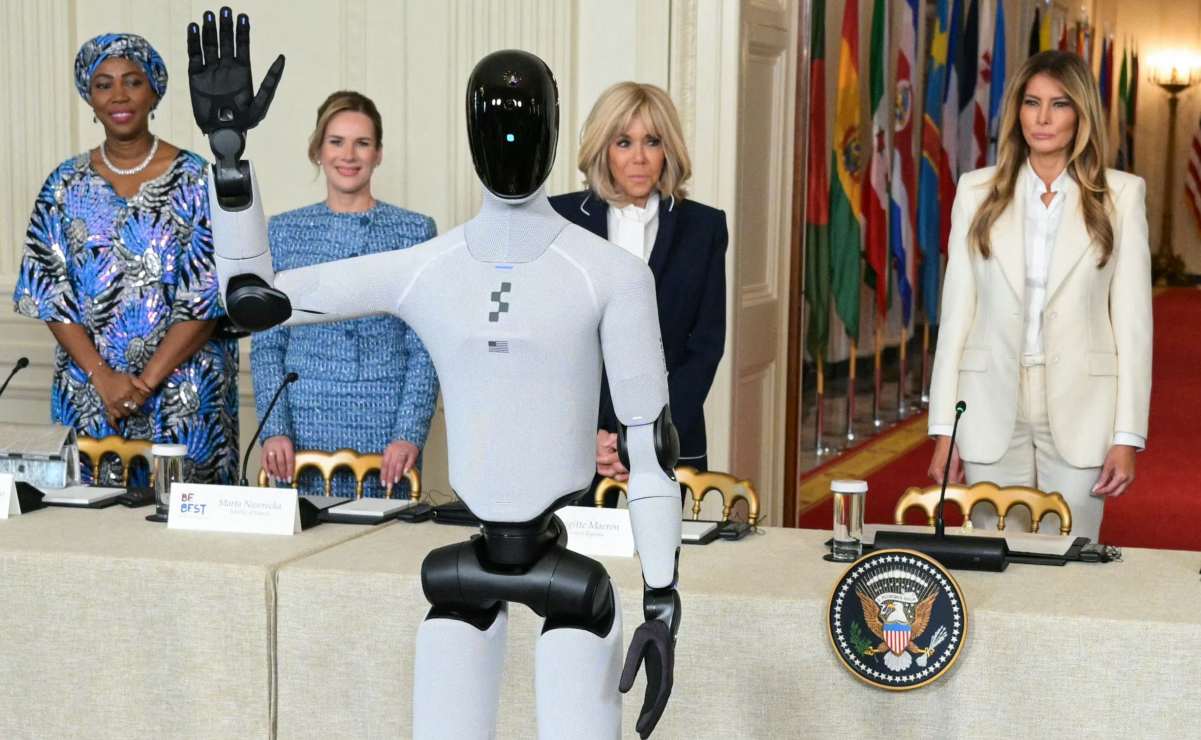 Robot Figure 03 acompaña a primera dama de Estados Unidos en cumbre de tecnología