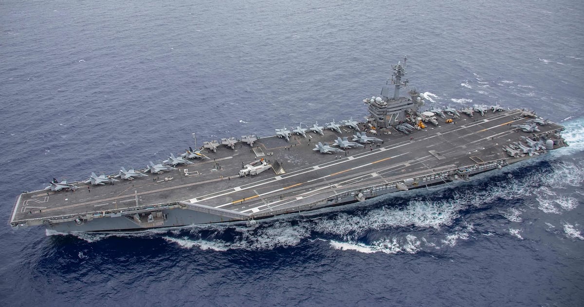 Irán afirma haber atacado al portaaviones estadounidense USS Abraham Lincoln en el mar Arábigo