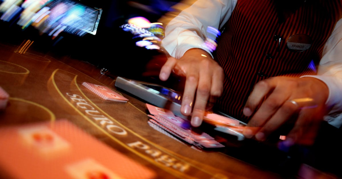 Contraloría revela que 910 funcionarios públicos apostaron más de 11 mil millones