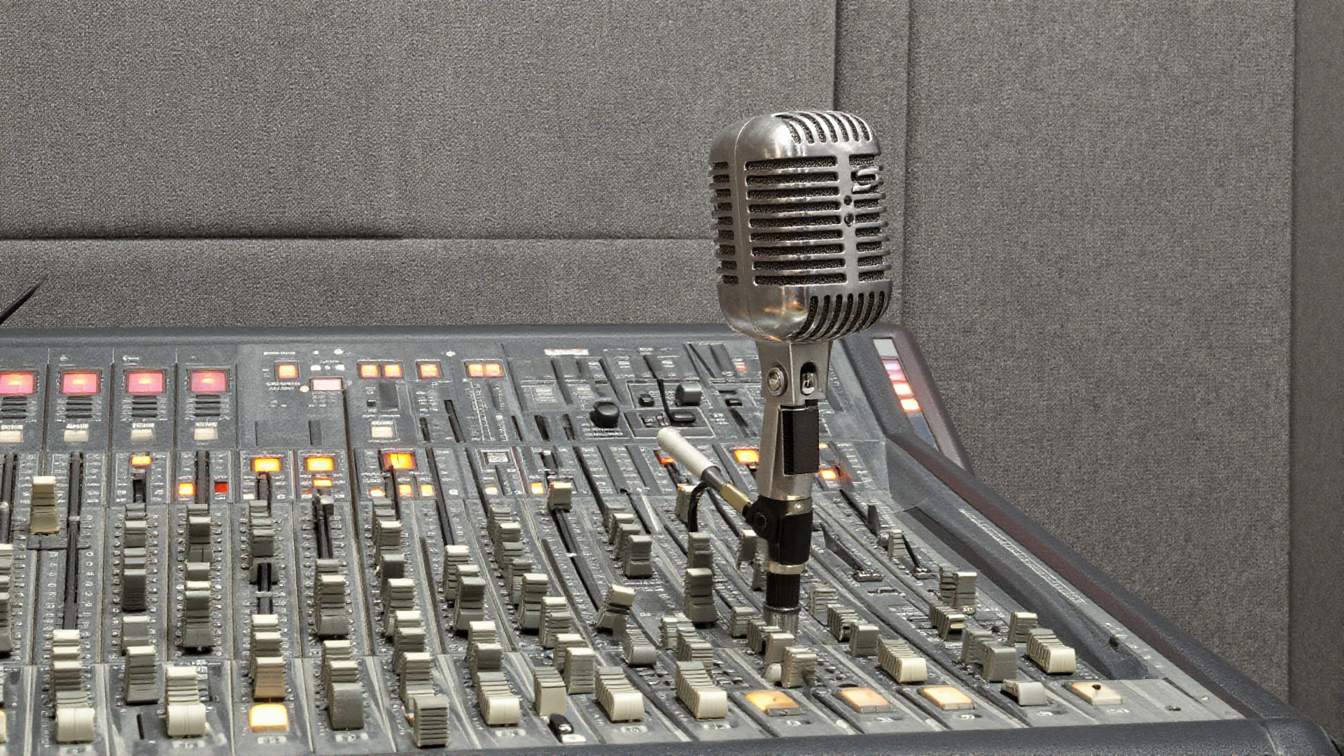 The 15 Best Radio Stations in the World in 2026