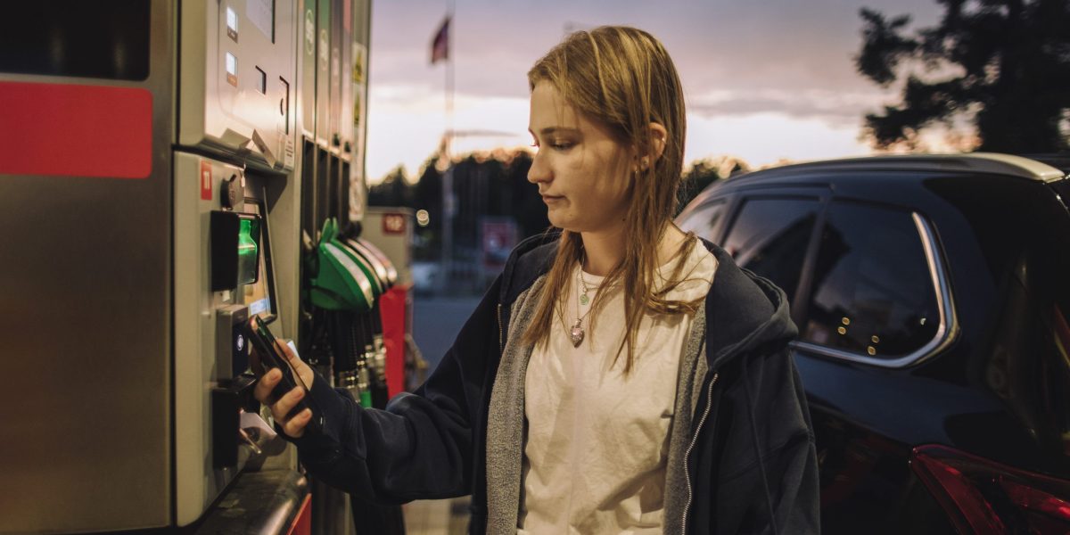 Goldman Sachs: Iran Conflict Costs U.S. Economy 10,000 Jobs Monthly