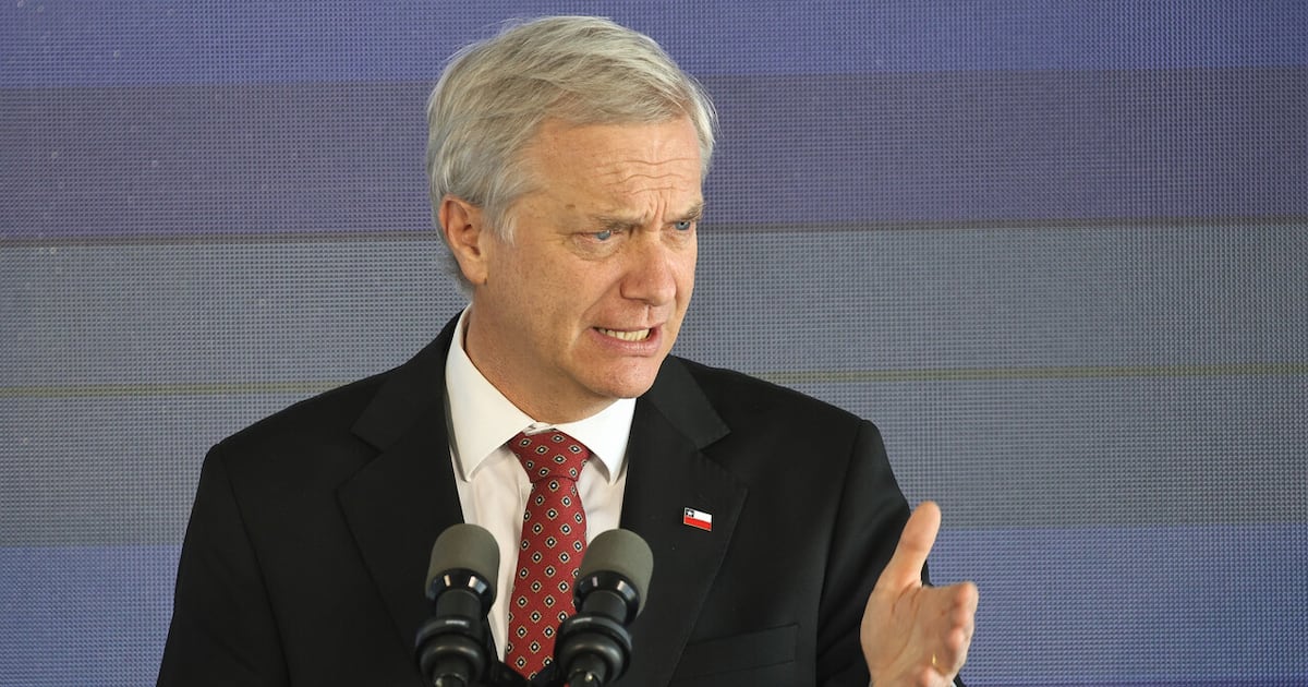 Kast anuncia envío de medidas al Congreso para reforzar la seguridad en colegios