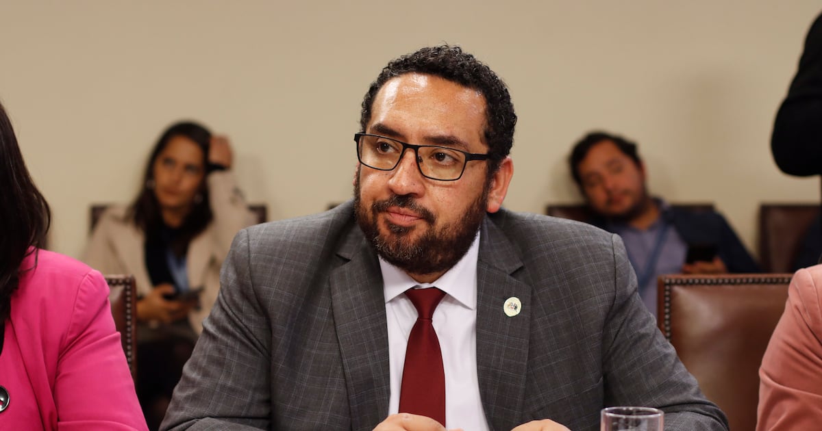 Exministro Cataldo alerta sobre crisis de salud mental en escuelas tras ataque en Calama